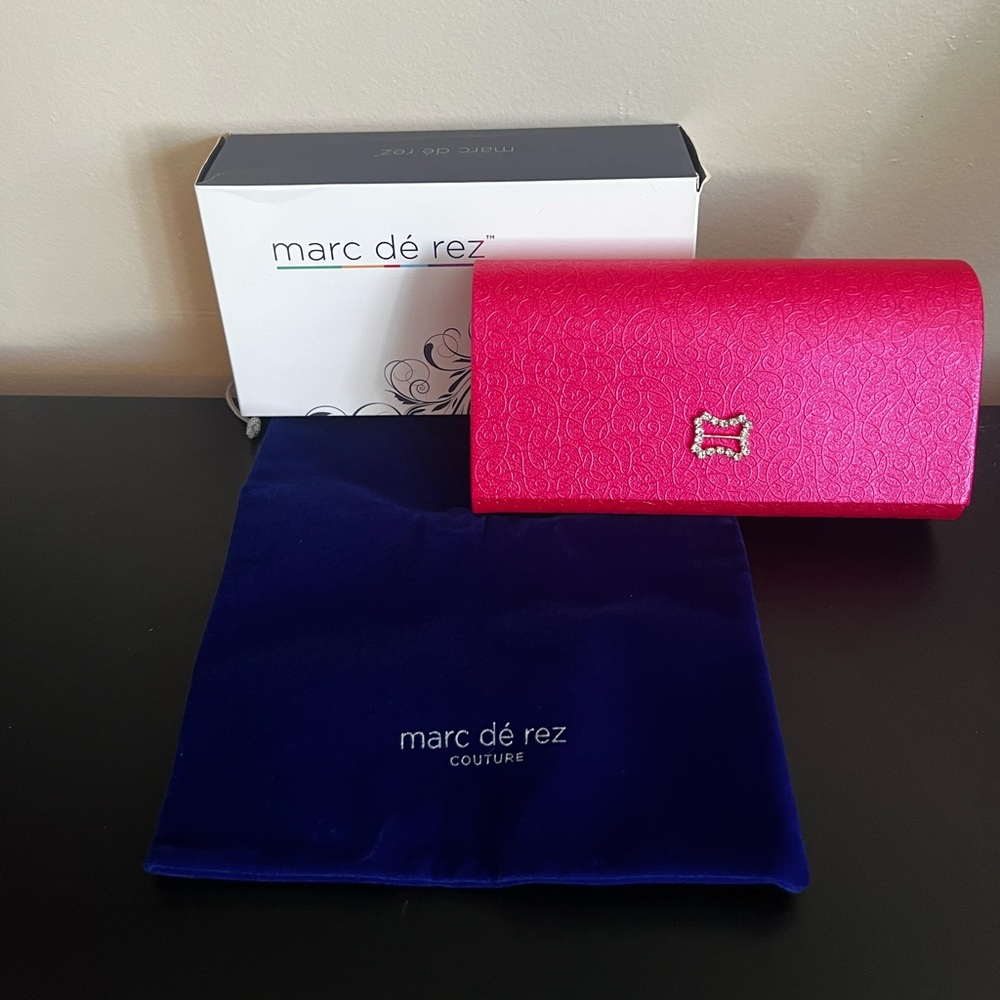 Stunning eyeglass case/mini clutch